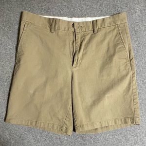 Old Navy mens ultimate slim built in flex khaki shorts size 31